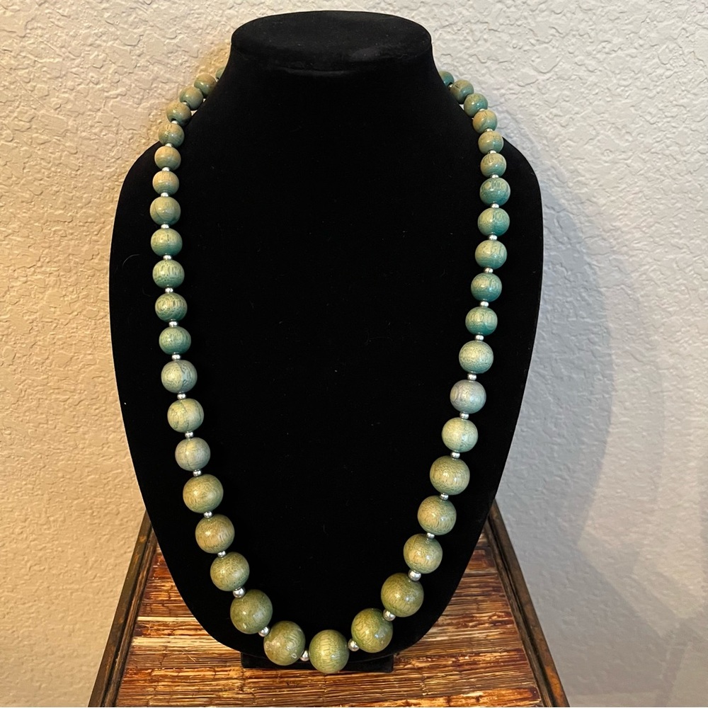 Vintage Green Gradient Beaded Necklace with Wooden Spheres